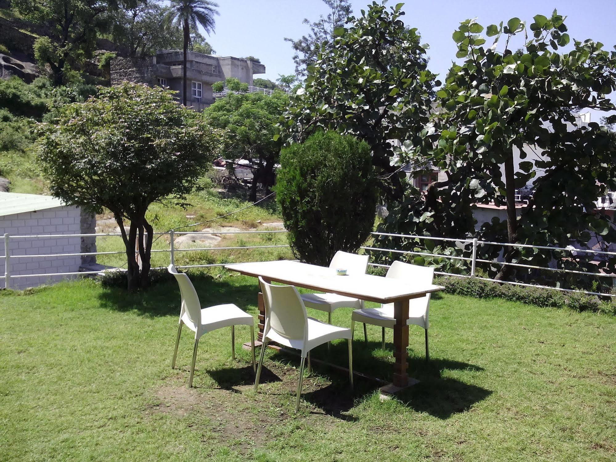 Hotel Karnavati Mount Abu Exterior foto